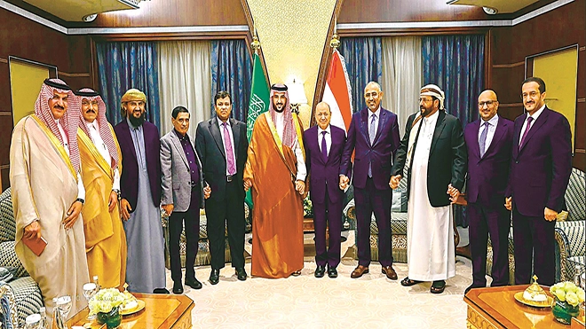 دعوات الحكم الذاتي في الجنوب.. بين فشل سياسة الانتقالي ونجاح الشرعية بالاختراق